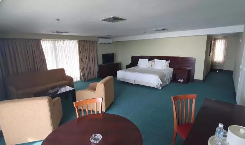 هتل Paradise Puerto La Cruz