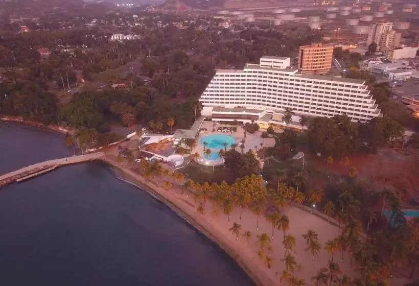 هتل Paradise Puerto La Cruz