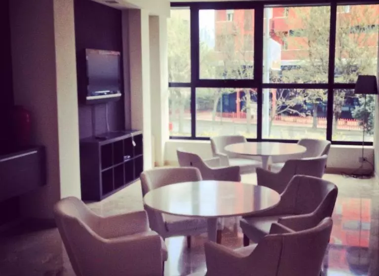 酒店 Tiffany & Resort