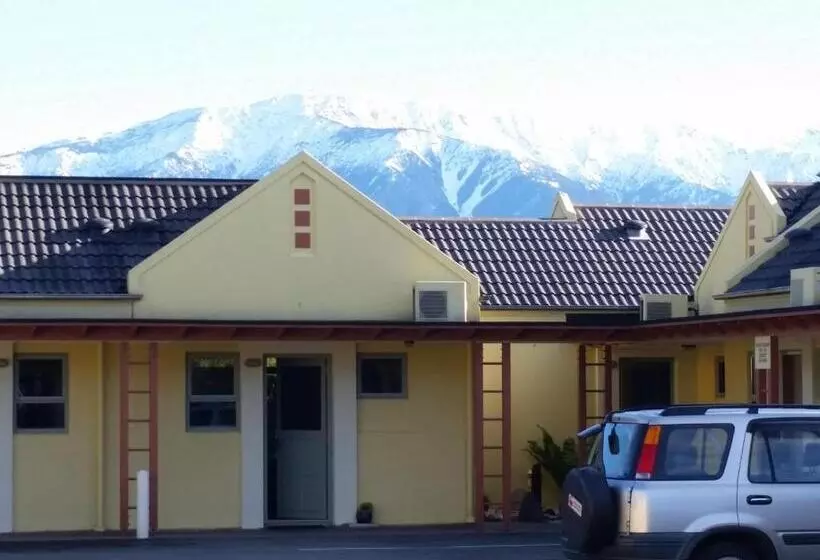 The Anchor Inn Beachfront Motel