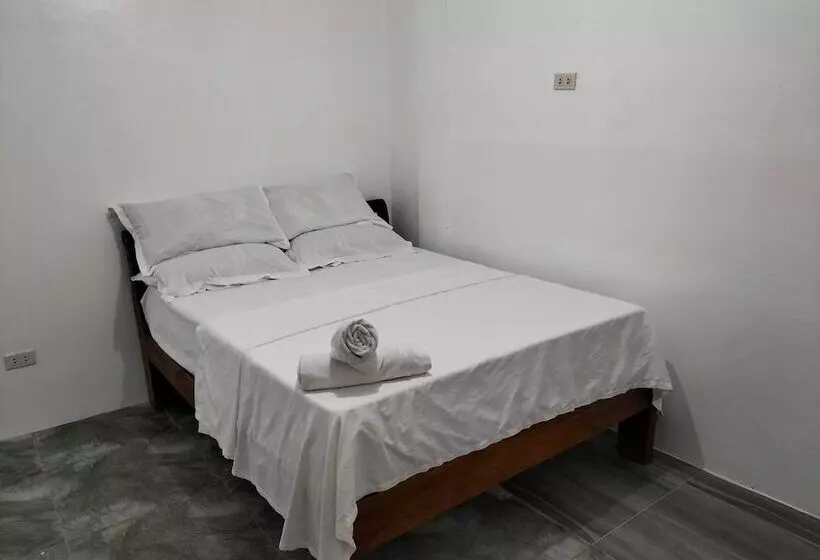 Hotelli Mope Beach Resort