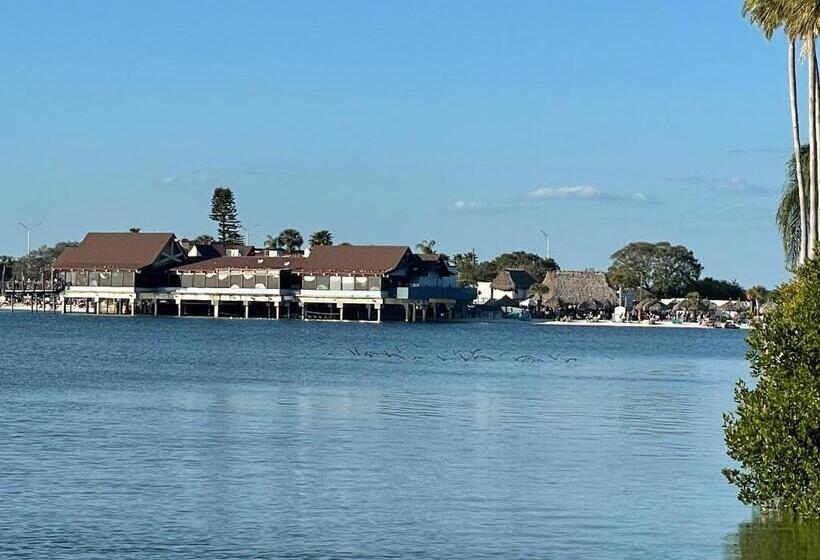 2 Bed Condo With Balcony Facing Pool And Sunsets!