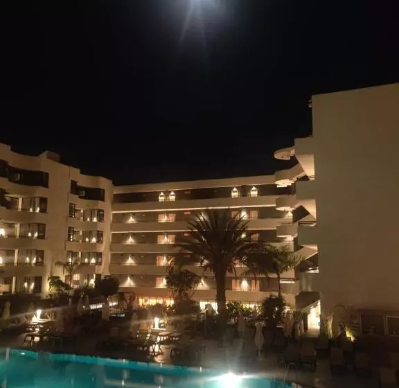 Luxury Apartment With Pool View