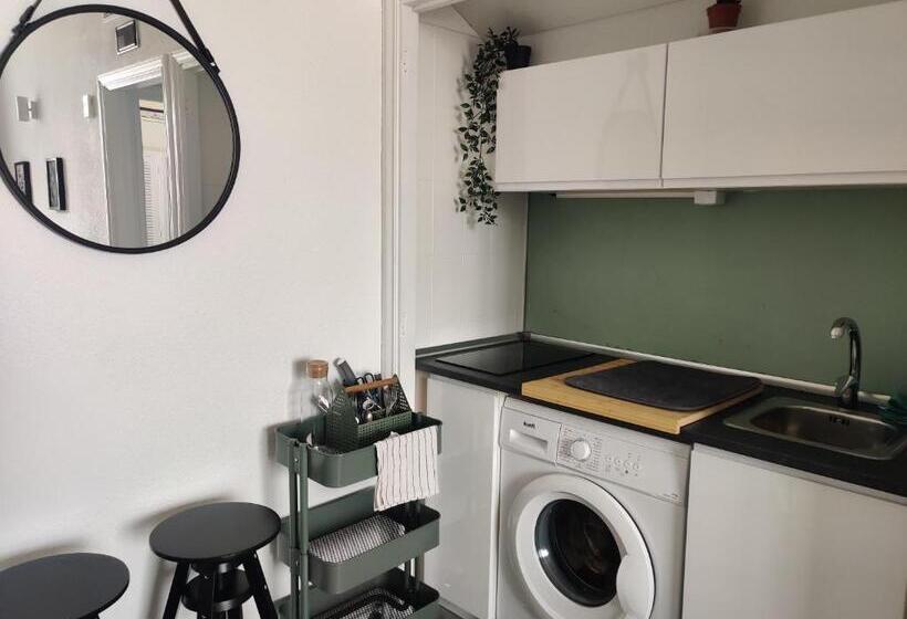 Luxury Apartment With Pool View