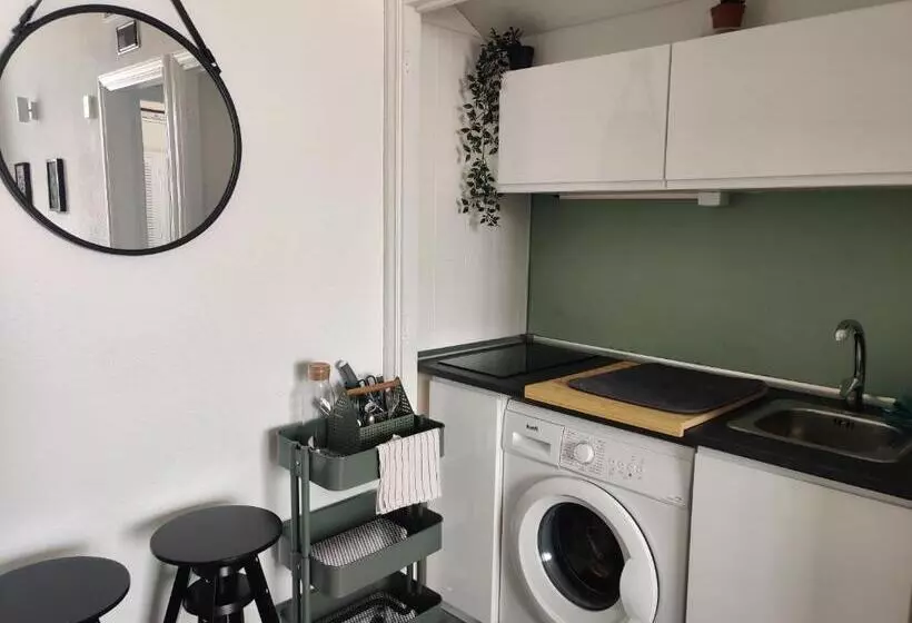 Luxury Apartment With Pool View