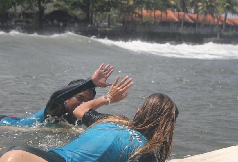 Surfers Villa And Resorts Medewi