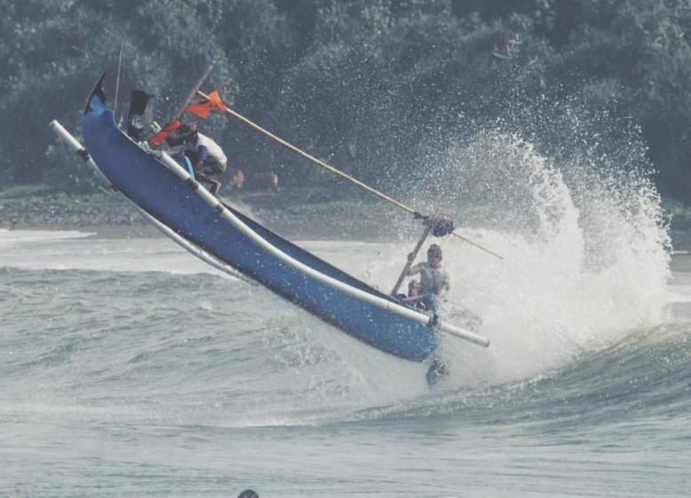 Surfers Villa And Resorts Medewi