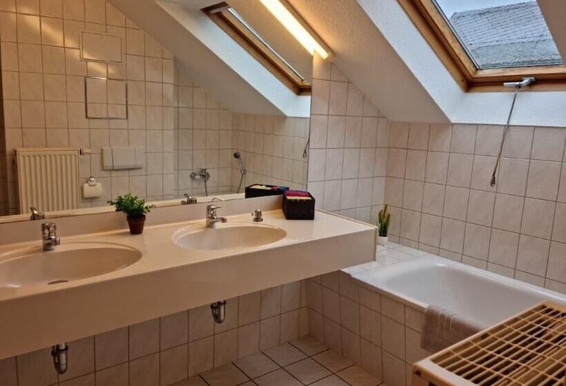 Отель Berggasse