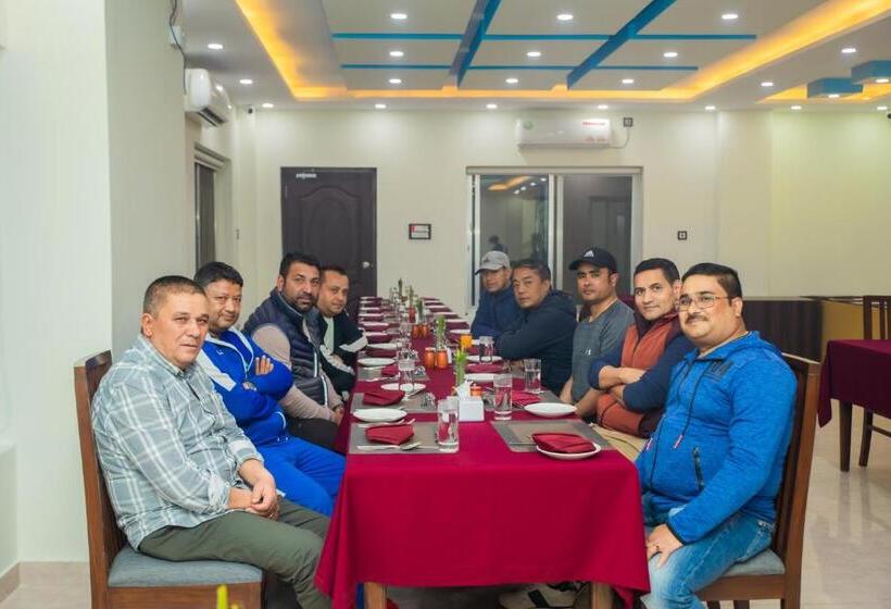 هتل Gautam Buddha Airport