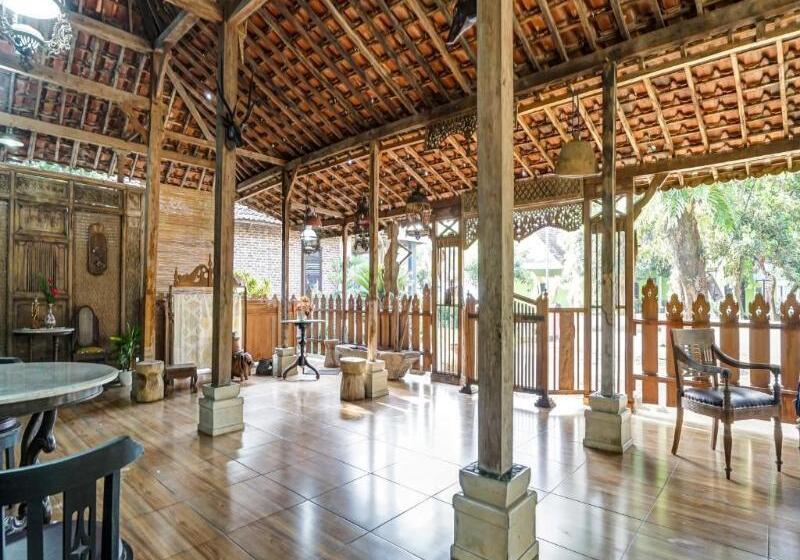 호텔 Oyo Homes 90948 Desa Wisata Kampung Majapahit