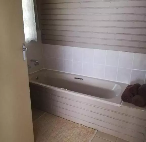 Majatalo Blood River Museum Guesthouse