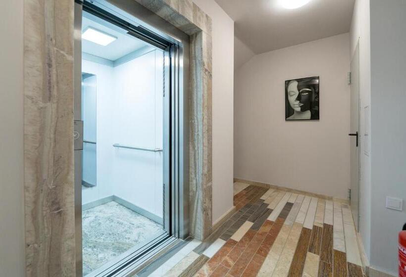 Wow Studios For Rent   Bul Montevideo 25a   B