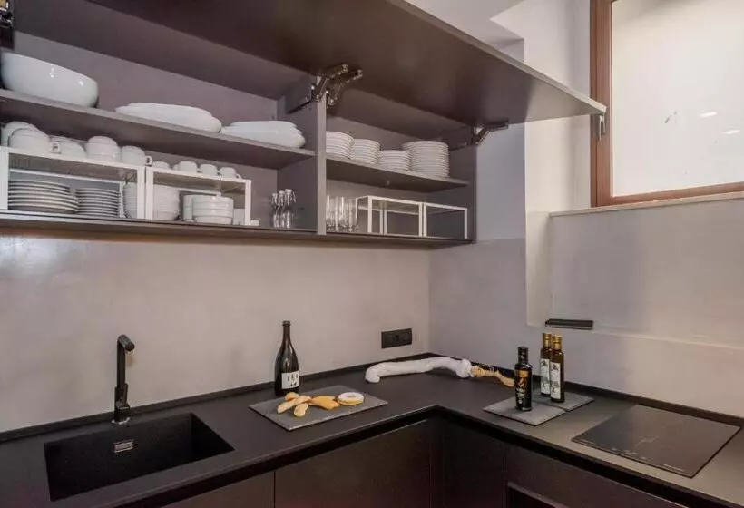 تختخواب و صبحانه Locanda Susuiusu Keyless Entry