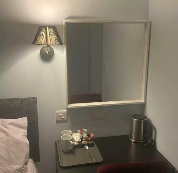 Hotel Comus Inn