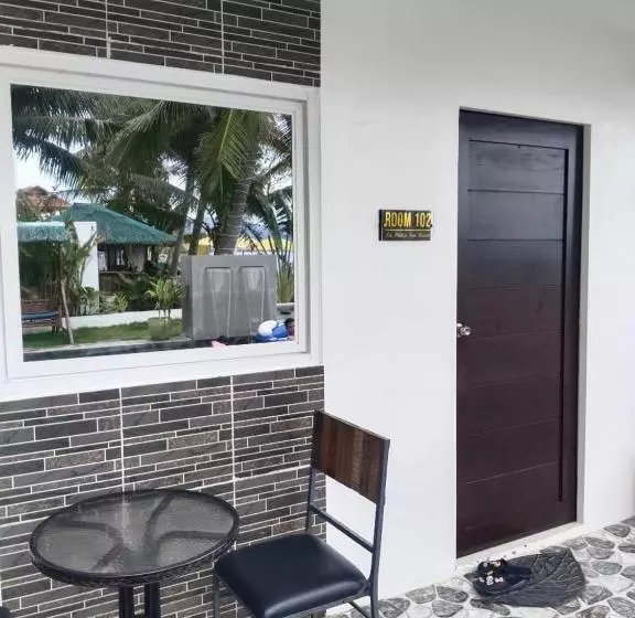 Hotelli The Philip Ann Resort