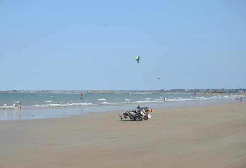 Majatalo Bleu Outremer