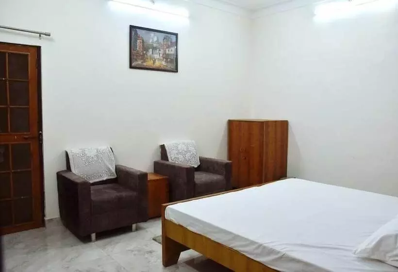 Majatalo Krishnam Guest House