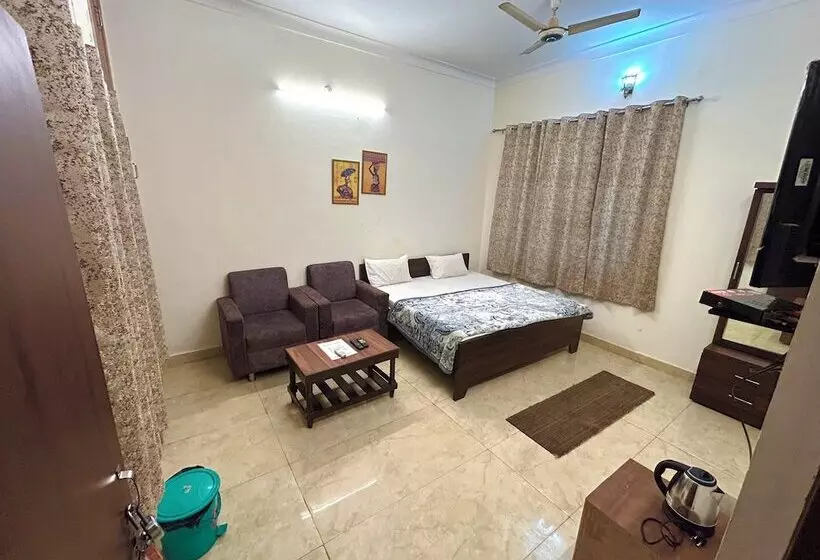 Majatalo Krishnam Guest House