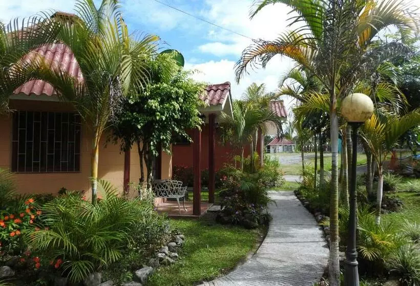 ホテル Cabañas Mountain River Lake Inn