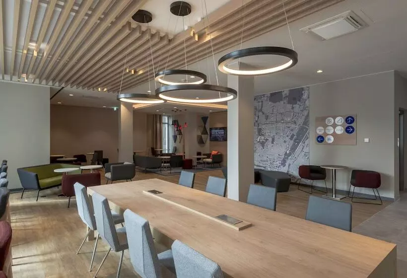 هتل Holiday Inn Express   Munich North, An Ihg