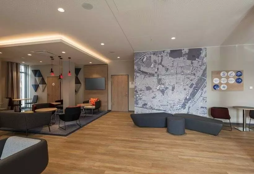 هتل Holiday Inn Express   Munich North, An Ihg