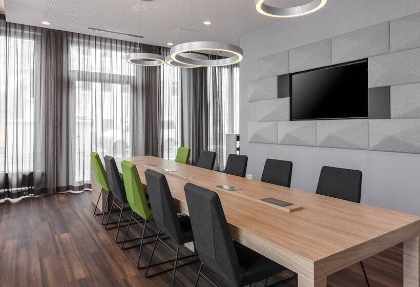 فندق Holiday Inn Express Munich North, An Ihg