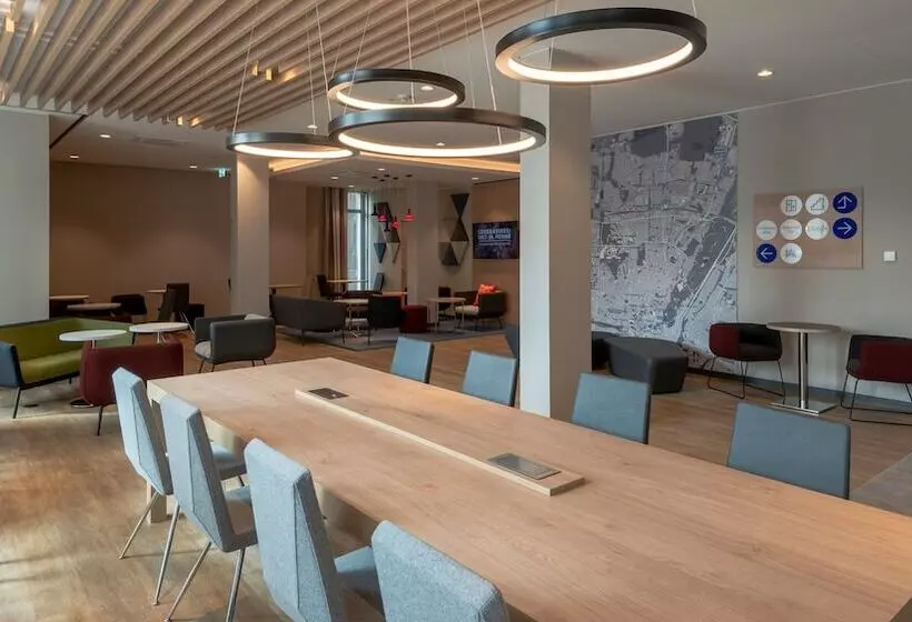 هتل Holiday Inn Express   Munich North, An Ihg