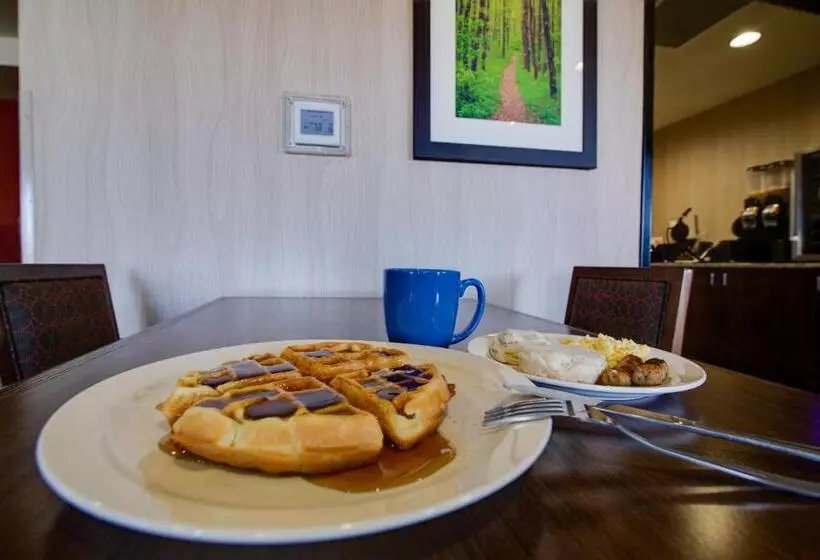 Hotelli Inn At Hunters Run