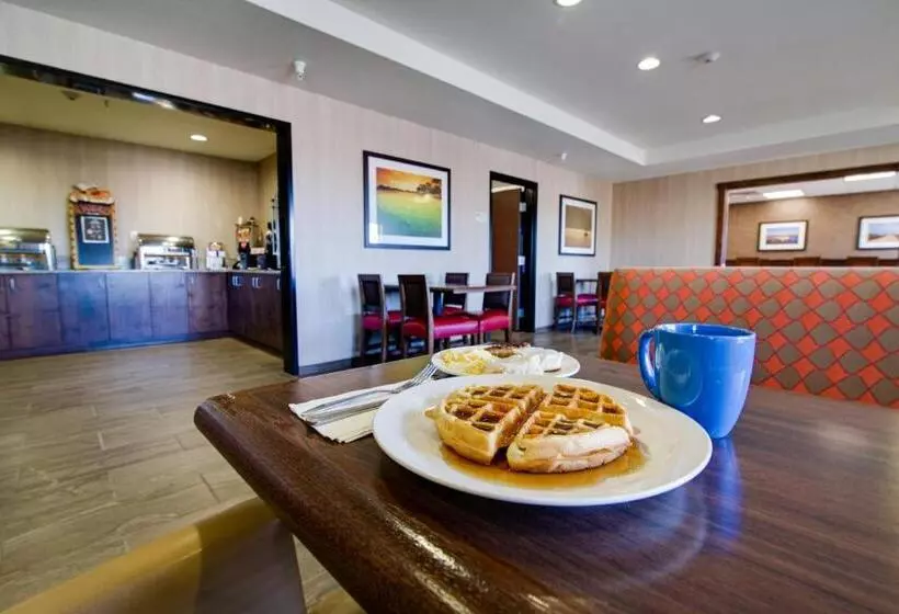 Hotelli Inn At Hunters Run