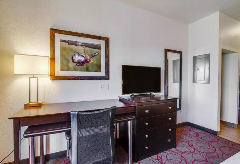 Hotelli Inn At Hunters Run