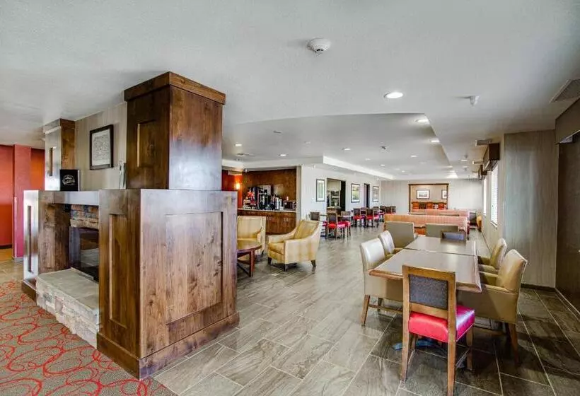 Hotelli Inn At Hunters Run