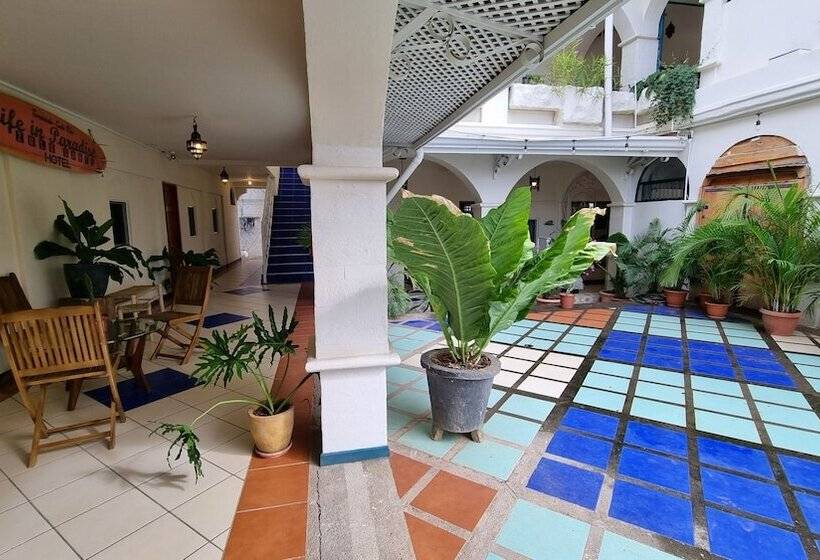 Zulu Surf Hotel Tamarindo