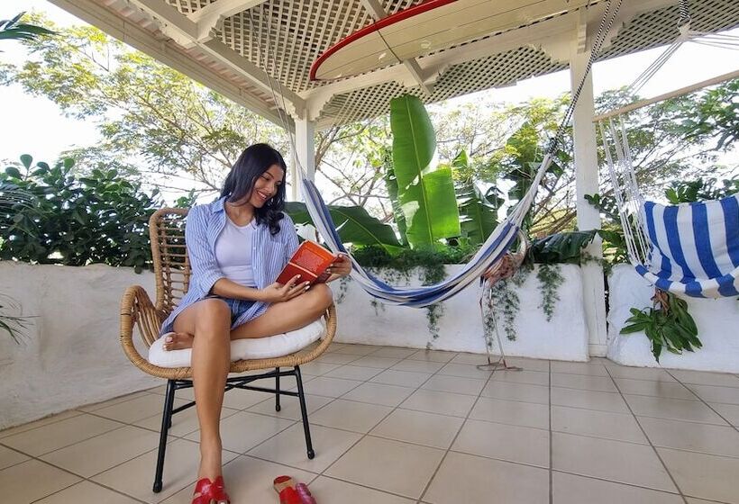 Zulu Surf Hotel Tamarindo