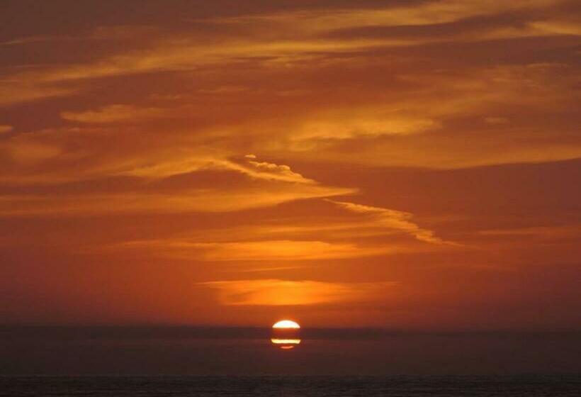 Leahurst Bed And Breakfast