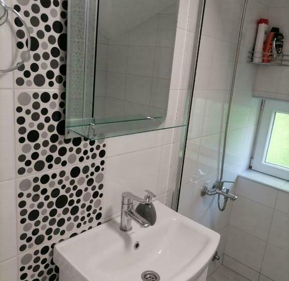 פנסיון Drobnjak Apartments