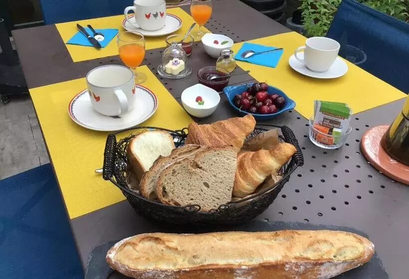 ペンション La Foulonnière De Neuville