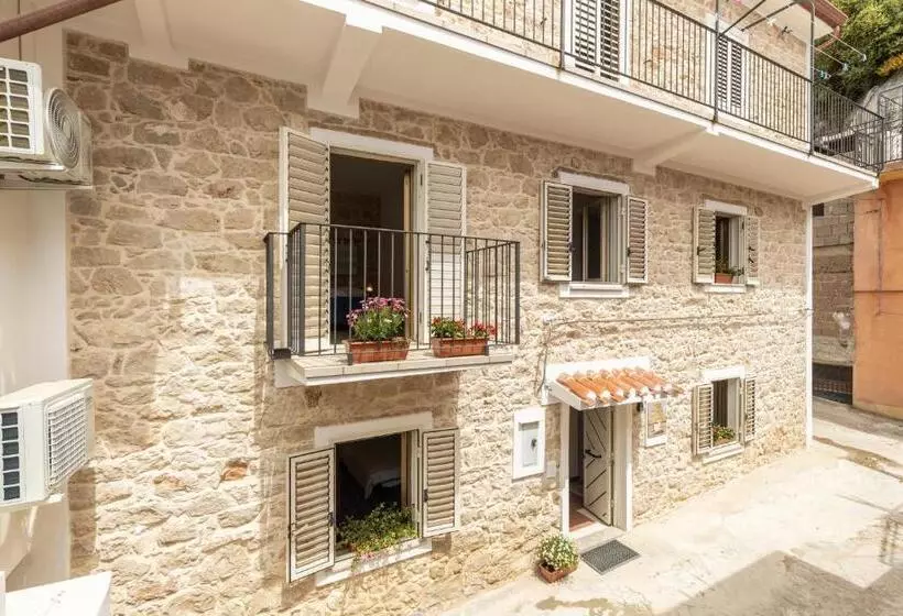 Majatalo La Torre Dei Colombo