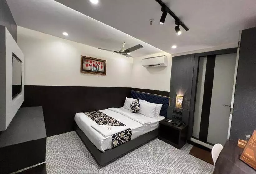 Rich Hotel Mumbai