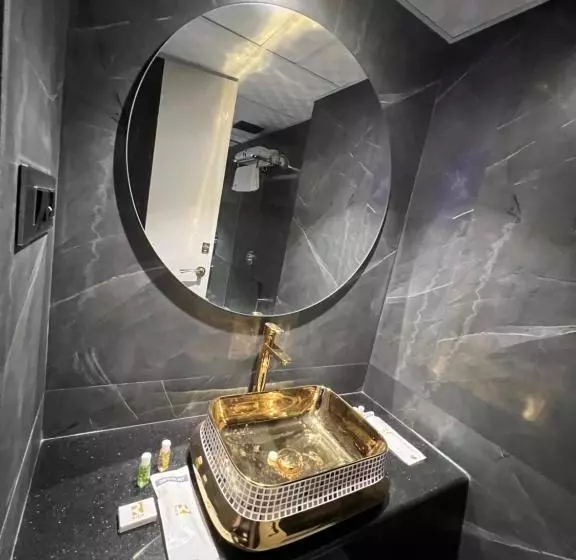 Rich Hotel Mumbai