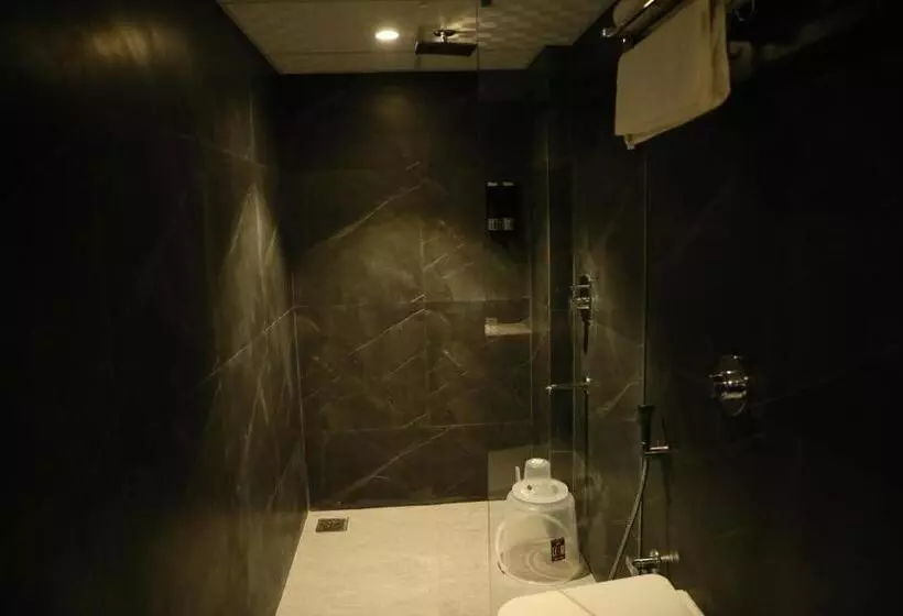Rich Hotel Mumbai
