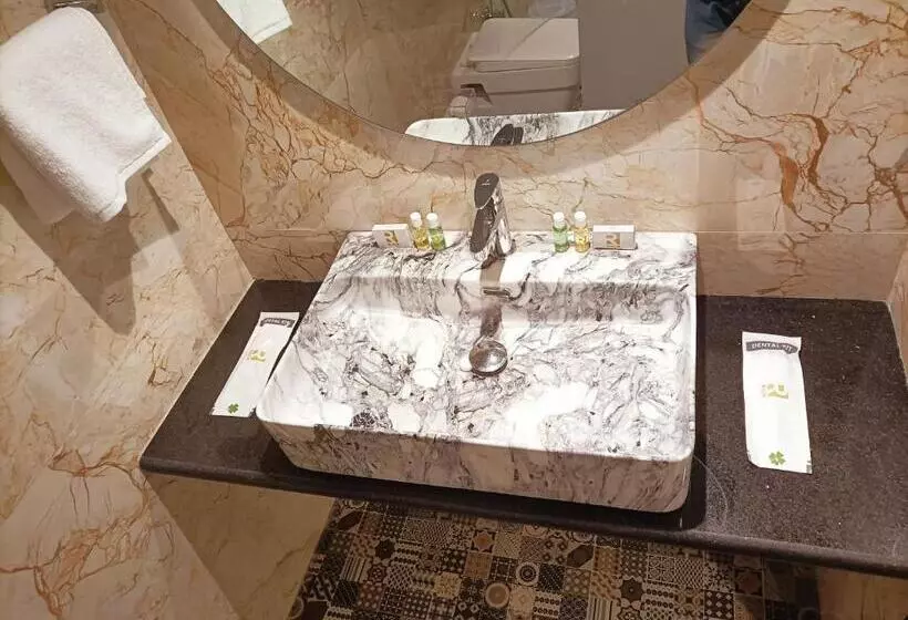Rich Hotel Mumbai
