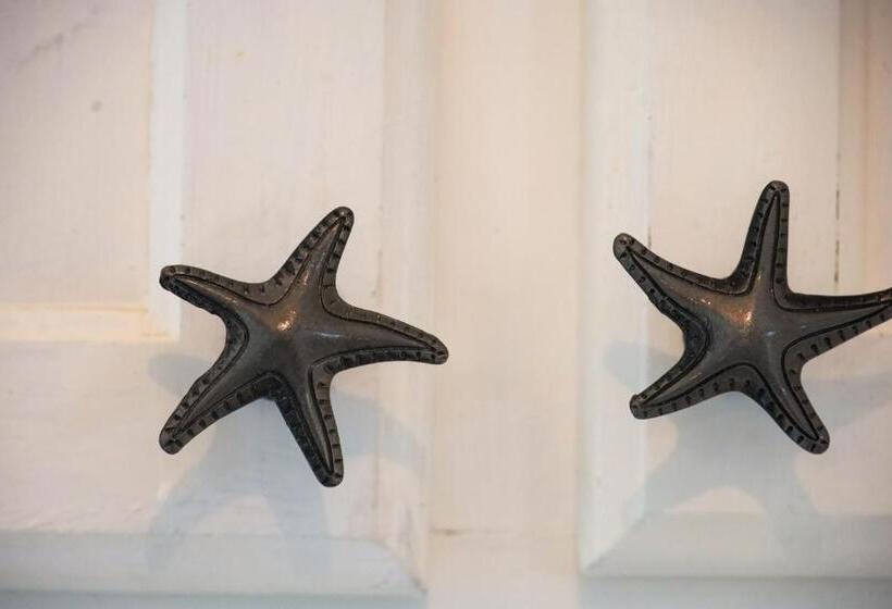 Romantic Beachside Escape   Spa & Wine Retreat For Two