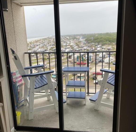 Romantic Beachside Escape   Spa & Wine Retreat For Two