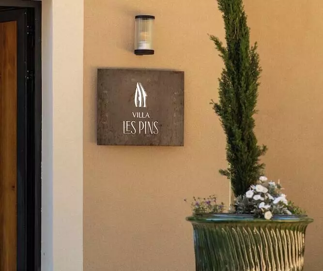 Aamiaismajoitus (B&B) Les Villas Du Chateau De Lastours