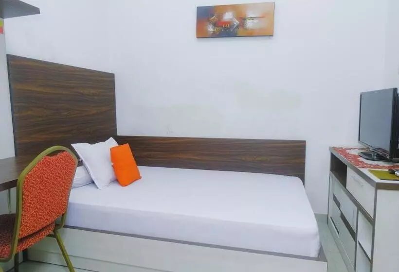 پانسیون Lia Homestay Syariah Pettarani Makassar Mitra Reddoorz