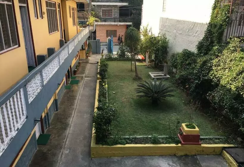 پانسیون Pushpa Guest House