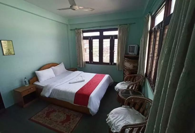 پانسیون Pushpa Guest House
