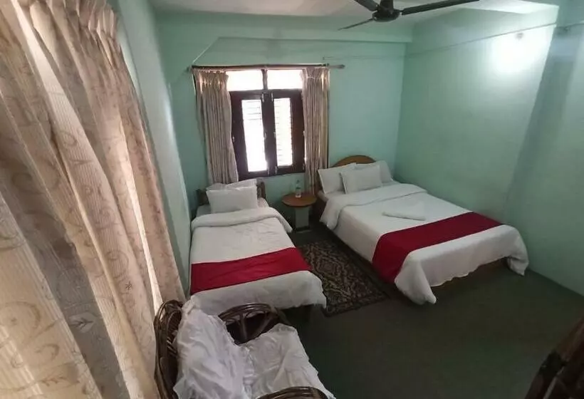 پانسیون Pushpa Guest House