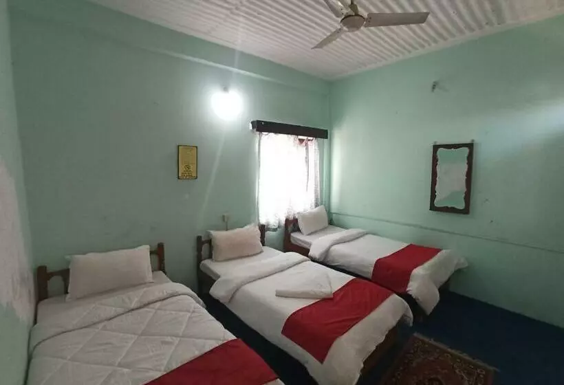 پانسیون Pushpa Guest House