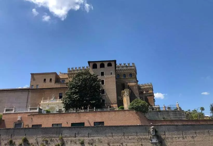 تختخواب و صبحانه Manfredi House San Pietro